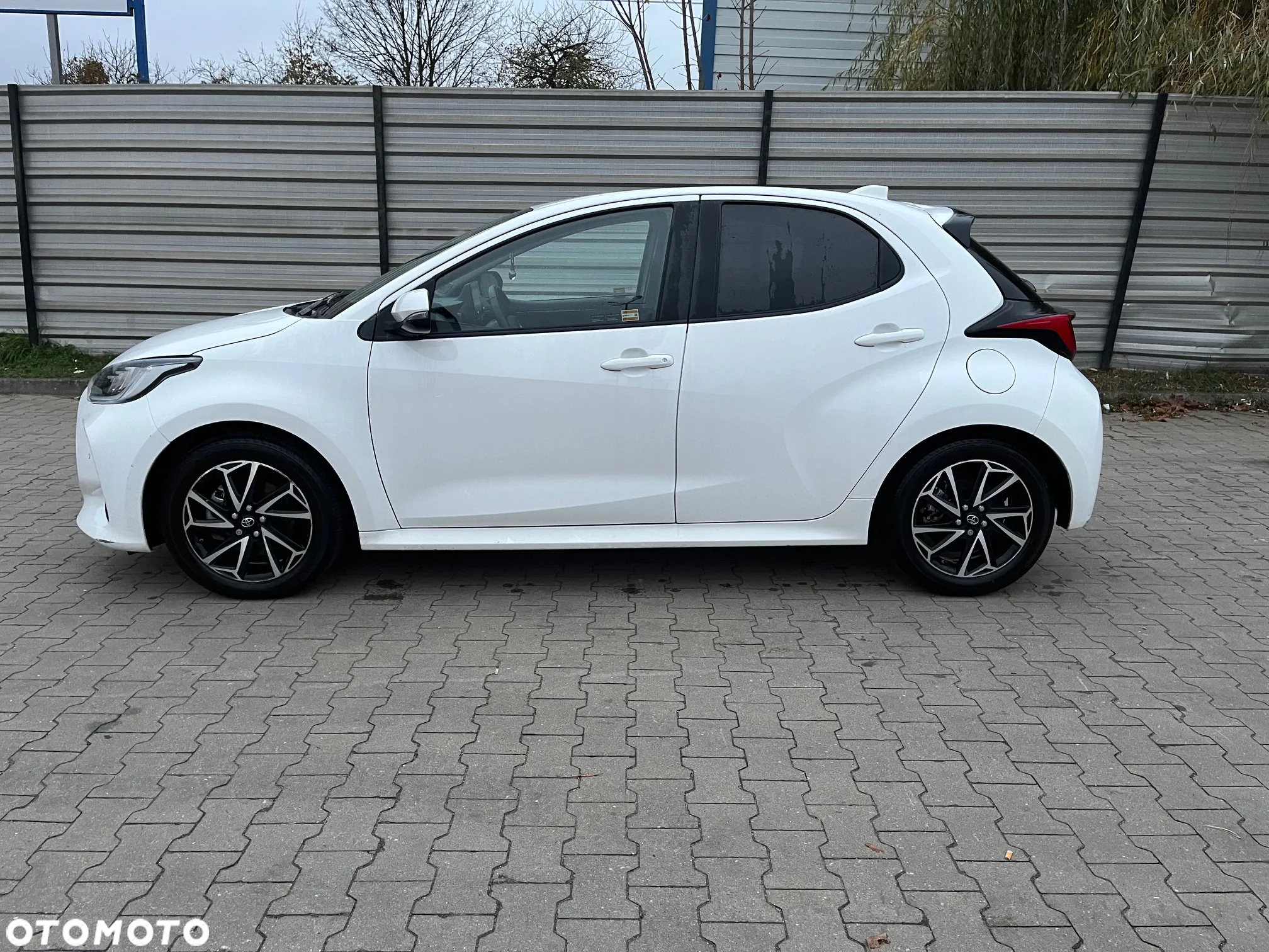 Toyota Yaris Hybrid 1.5 Comfort - 3