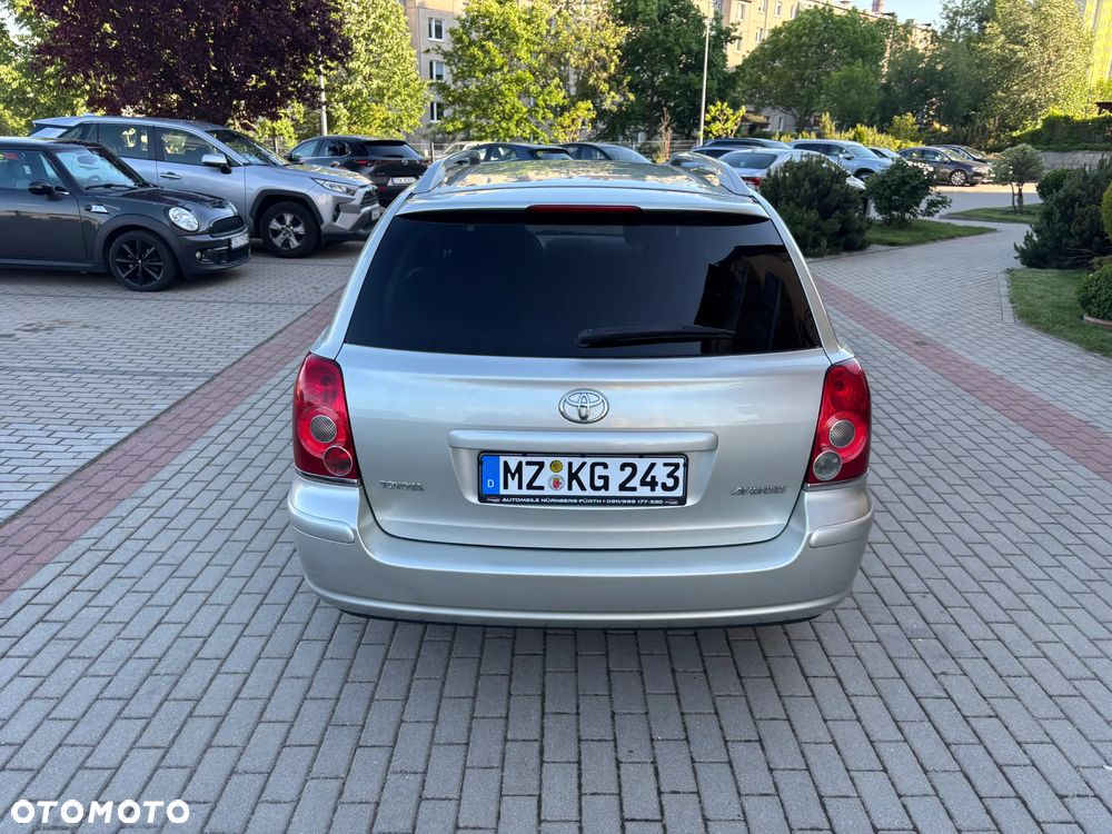 Toyota Avensis 1.8 VVT-i Executive - 12