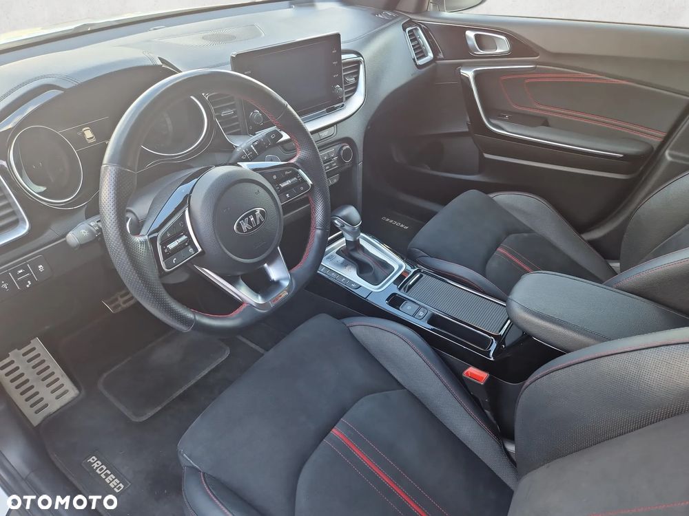 Kia ProCeed - 10