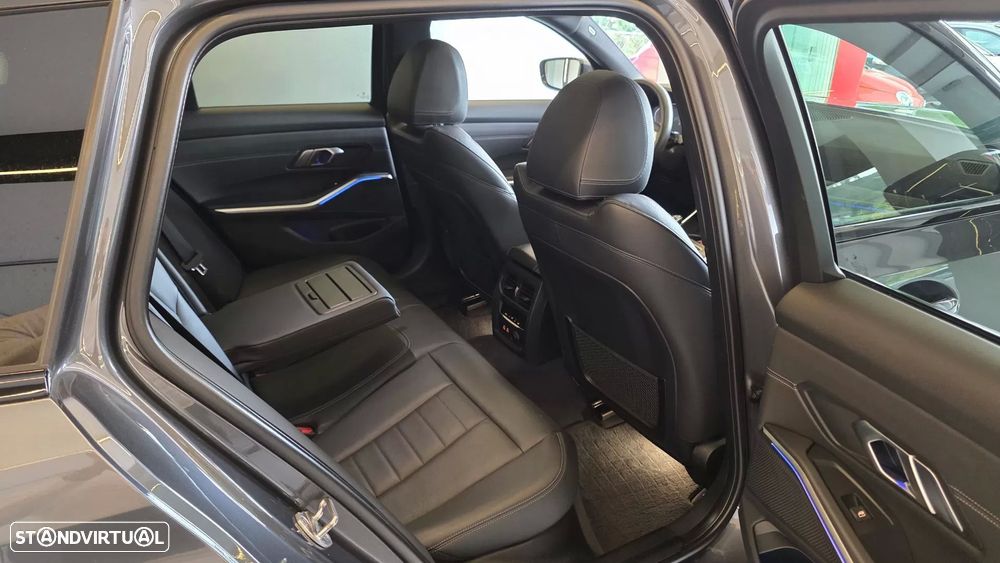 BMW 320 d Line Sport Shadow Auto - 52