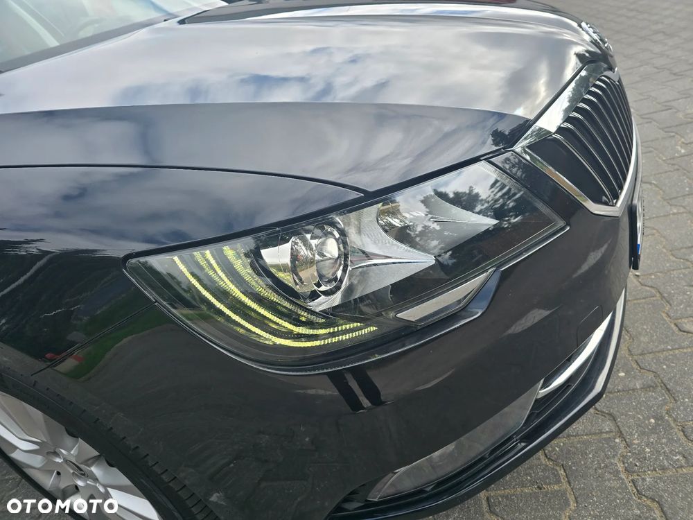 Skoda Superb 2.0 TDI DSG Elegance - 39