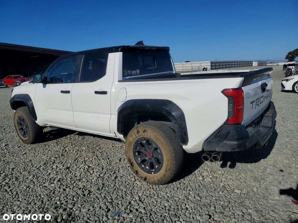 Toyota Tacoma - 3