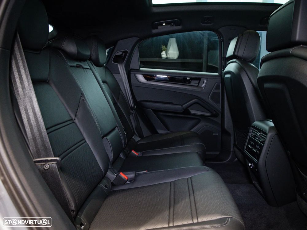 Porsche Cayenne Coupé E-Hybrid Black Edition - 41