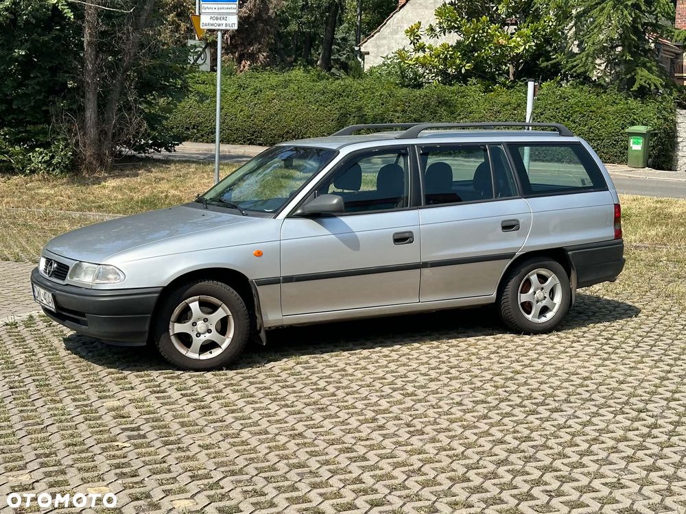 Opel Astra 1.4 Base - 2