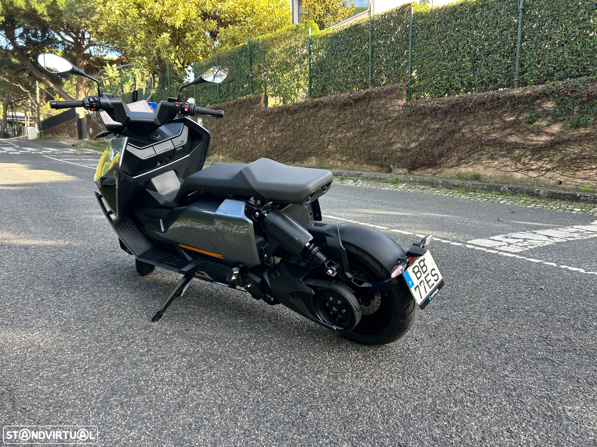BMW CE 04 - 10