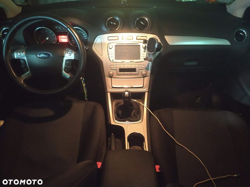 Ford Mondeo 2.0 Titanium - 22