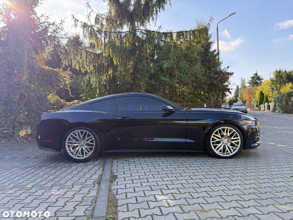 Ford Mustang - 2