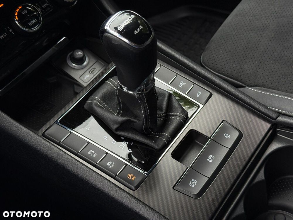 Skoda Superb 2.0 TSI 4x4 Sportline DSG - 33