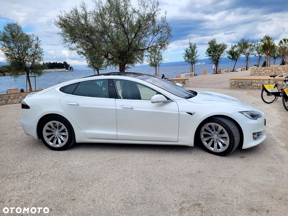Tesla Model S Long Range Plus - 21