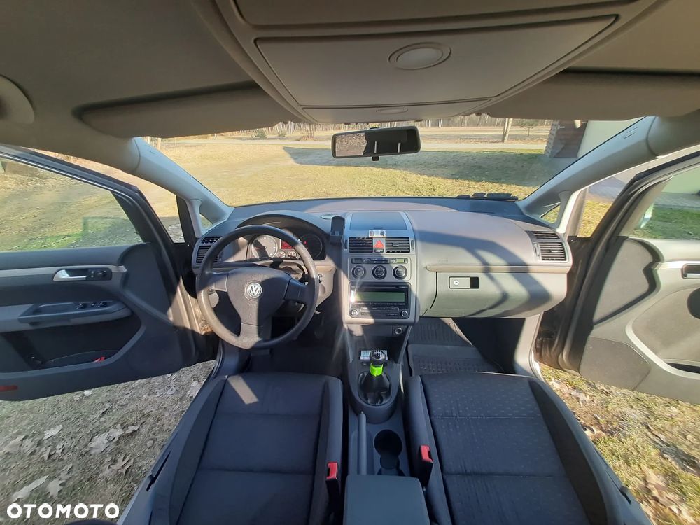 Volkswagen Touran - 9