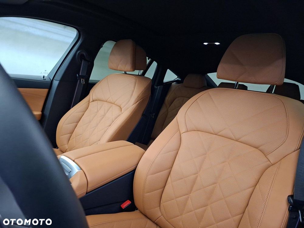 BMW X6 M60i mHEV sport - 13