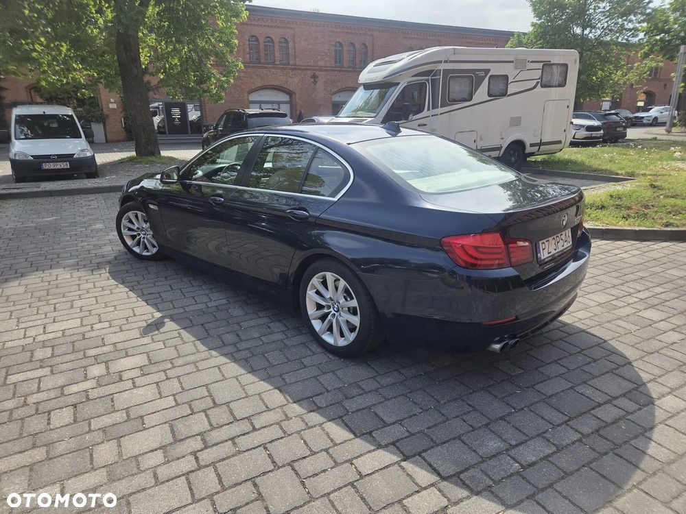 BMW Seria 5 528i - 4