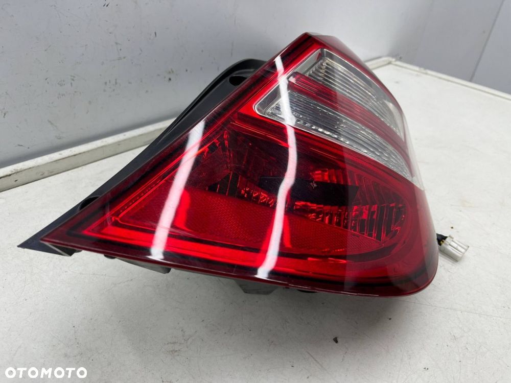 Lampa Hyundai i30 I FD 07-12r. HB 5Drzwi PRAWA tylna oryginalna prawy tył BEZ USZKODZEŃ 92402-2r0 - 2