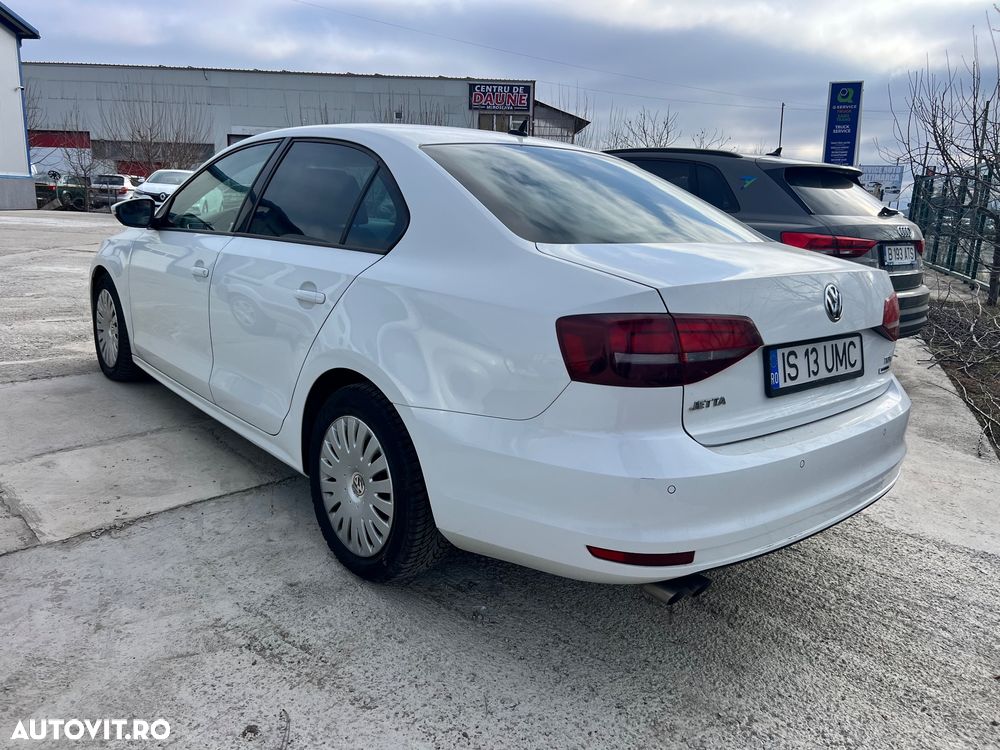 Volkswagen Jetta 2.0 TDI Trendline - 17