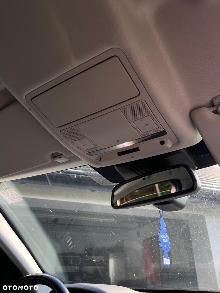 Land Rover Discovery Sport 2.0 D180 R-Dynamic HSE - 30