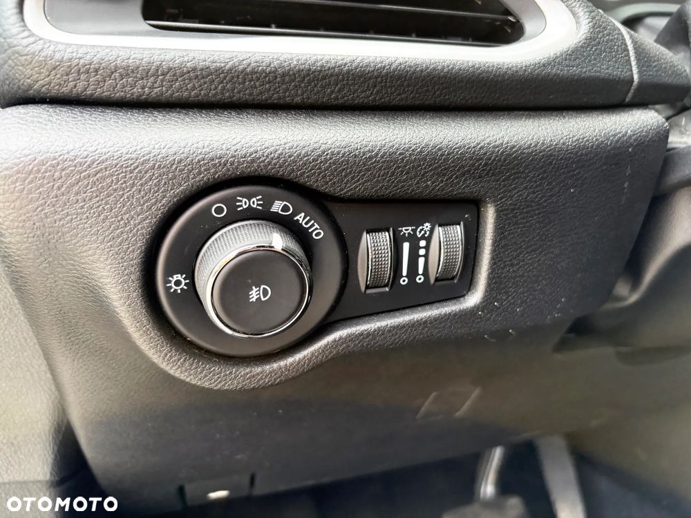 Chrysler Pacifica - 26