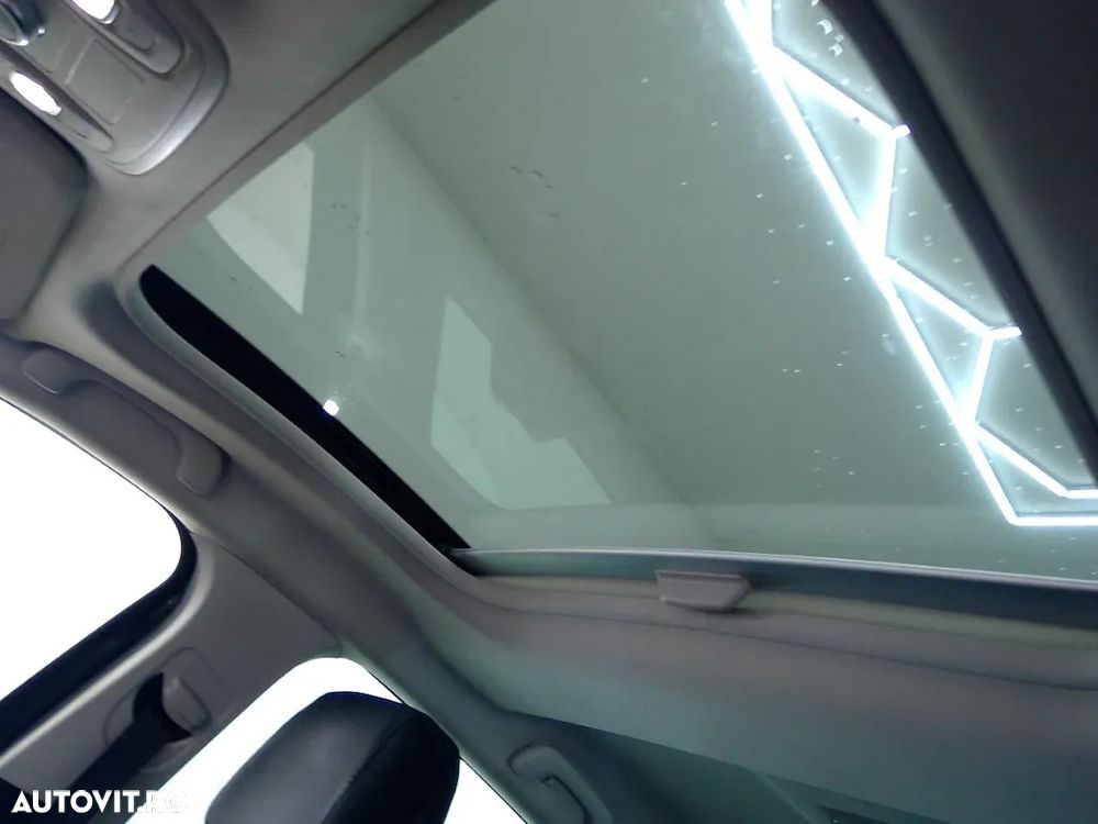 Renault Megane TCe 160 GPF EDC R.S. LINE - 8