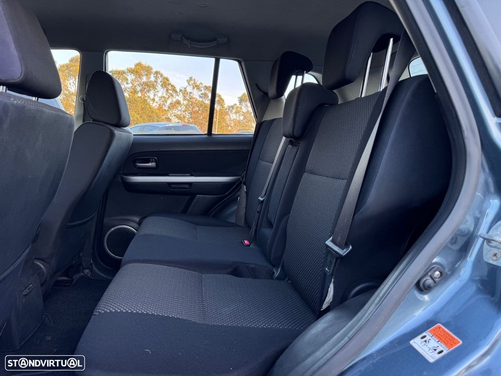 Suzuki Grand Vitara 1.9 DDiS X-Nature - 10