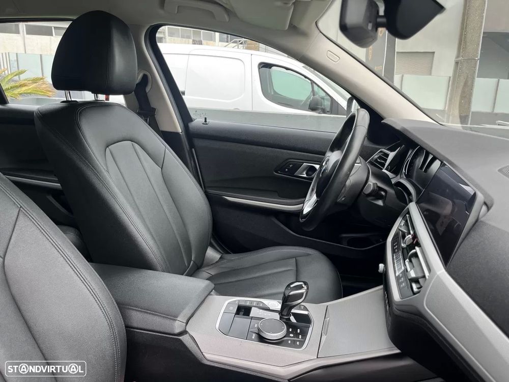 BMW 318 d Touring Aut. Sport Line - 49