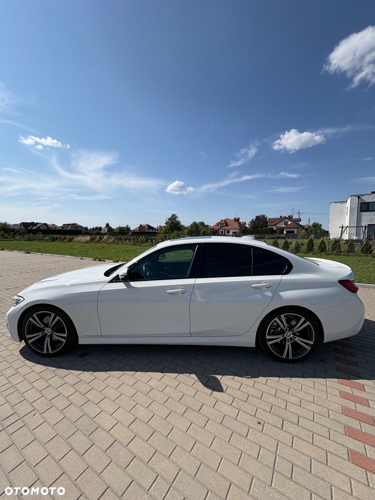 BMW Seria 3 330i M Sport - 6