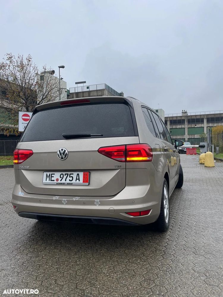 Volkswagen Touran - 5
