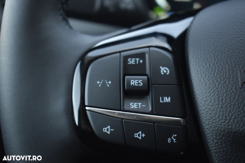 Ford Kuga - 18