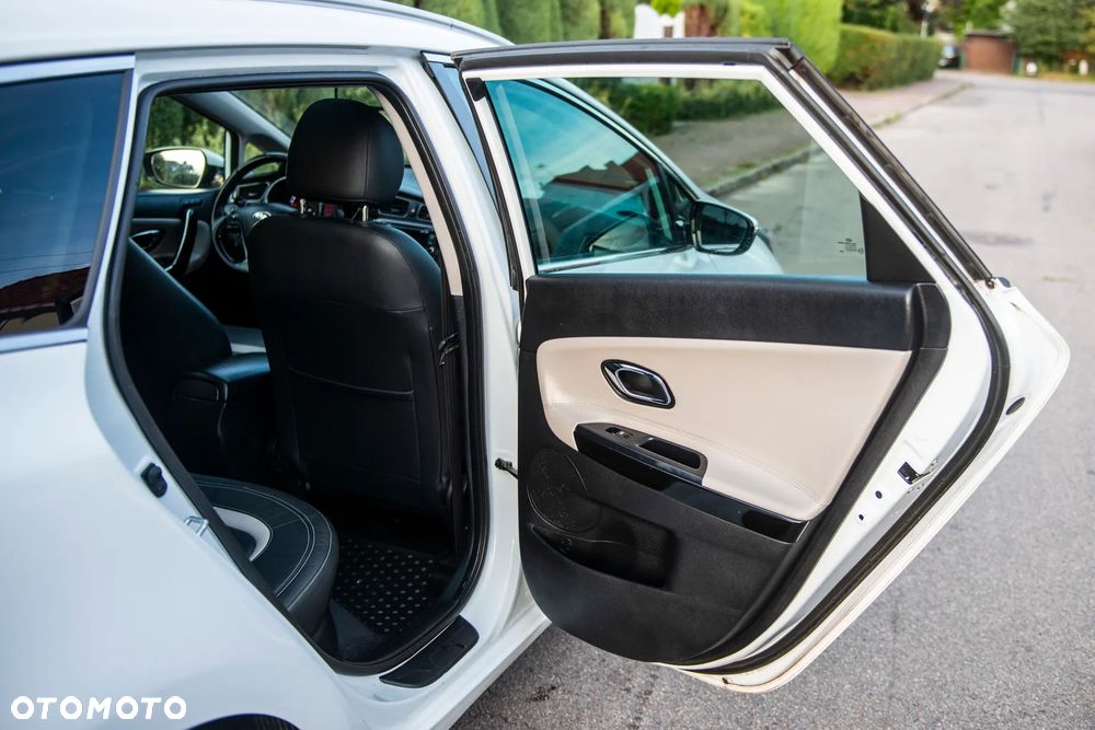 Kia Ceed 1.6 GDI DCT Platinum Edition - 35