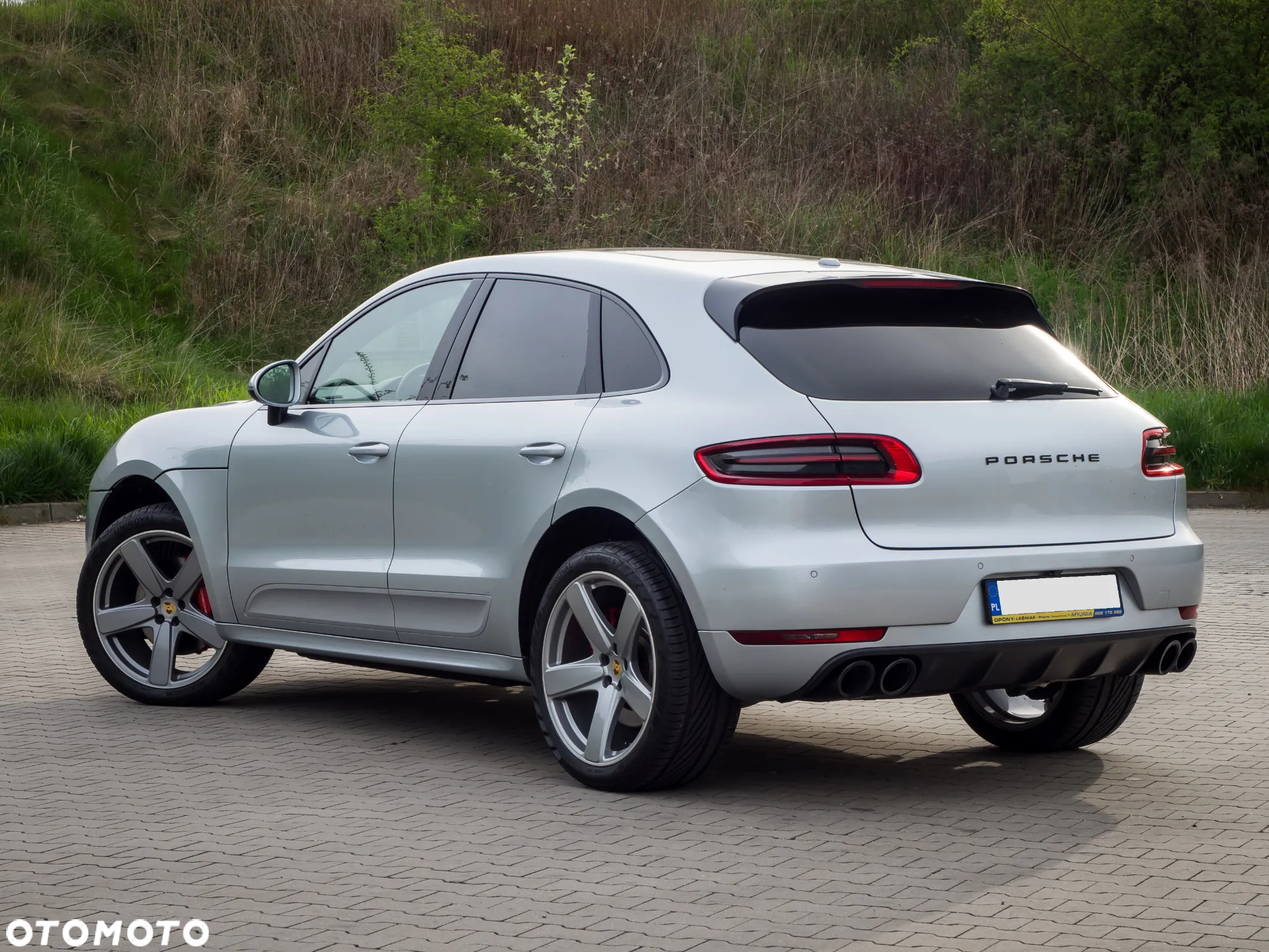 Porsche Macan Turbo - 12