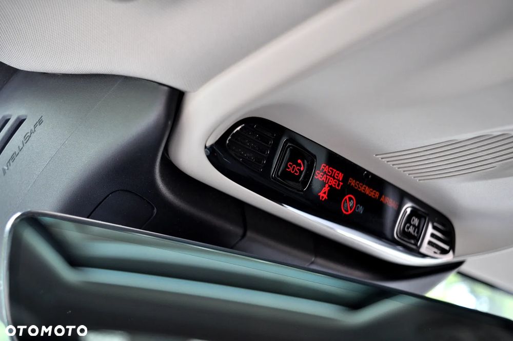 Volvo V60 T6 AWD Recharge Geartronic Inscription - 38