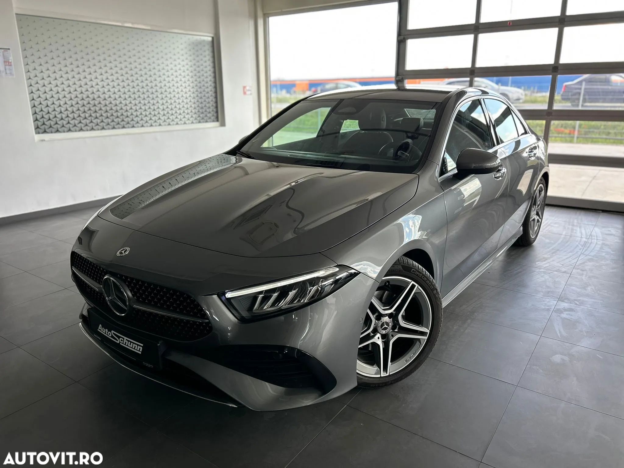 Mercedes-Benz A 200 7G-DCT AMG Line - 1