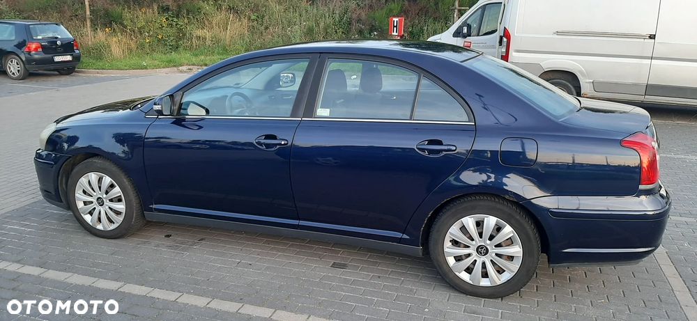 Toyota Avensis 1.8 VVT-i Luna - 2