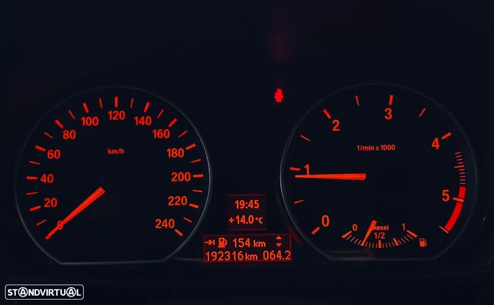 BMW 118 d Pack M - 17