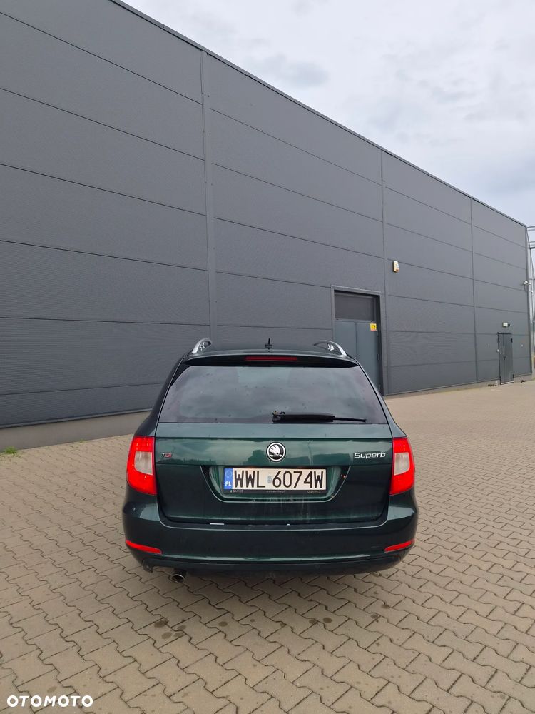 Skoda Superb 2.0 TDI DSG Elegance - 4