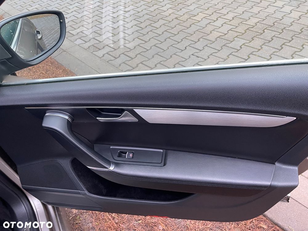 Volkswagen Passat 2.0 TDI DSG BlueMotion Technology Business Edition - 13