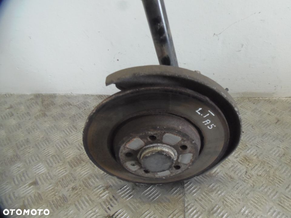 ZWROTNICA PIASTA LEWY TYŁ  AUDI A5 8T COUPE - 1