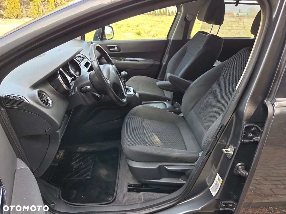Peugeot 5008 HDI 115 Active - 15