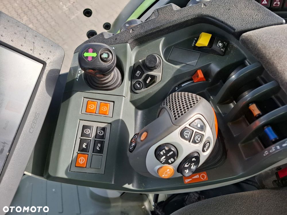 Claas AXION 830 - 16