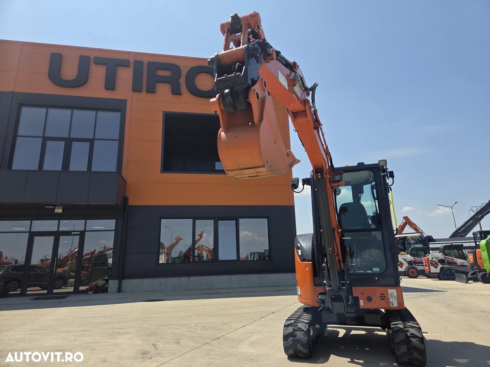 Hitachi ZX26U-6, 2,7tone, 2025, 995h, CUPLA RAPIDA HIDRAULICA+3 CUPE NOI, inst picon pe brate, senile cauciuc 90% ok, latime 1,5m, adancime sapare 3m, ridica 1,7tone, posibilitate leasing 4 ani, CA NOU-PROMOTIE 31.900 EUR+Tva - 8