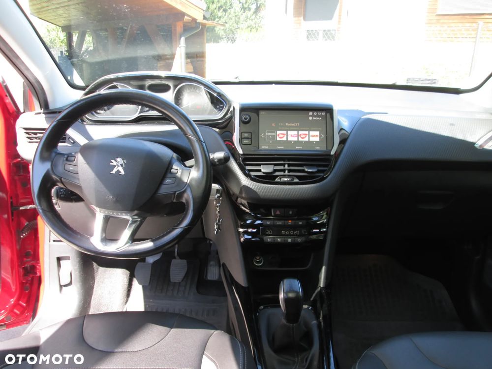 Peugeot 2008 1.2 Pure Tech Allure S&S - 5