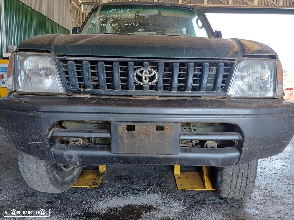 PÁRA-CHOQUES DIANTEIRO TOYOTA LAND CRUISER J9 - 1
