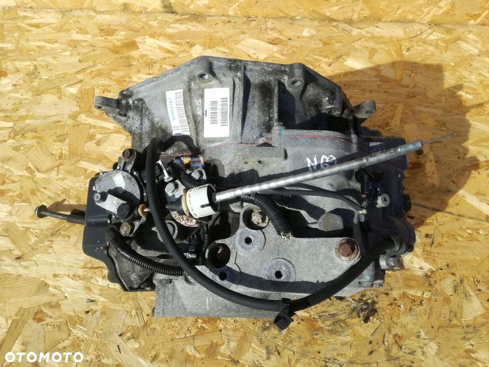 saab 93 skrzynia biegów 55-51sn 55353747a fa57204 2.0 benzyna automat 2005 - 3