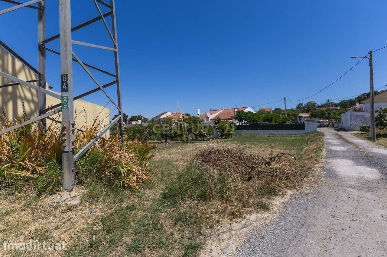 Terreno Urbano com 1.930m² em Coina - Grande imagem: 3/10