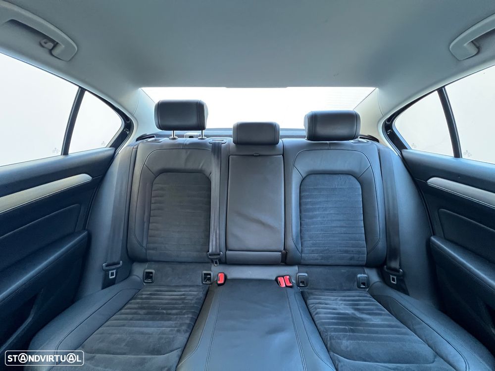 VW Passat 2.0 TDI Confortline DSG - 34