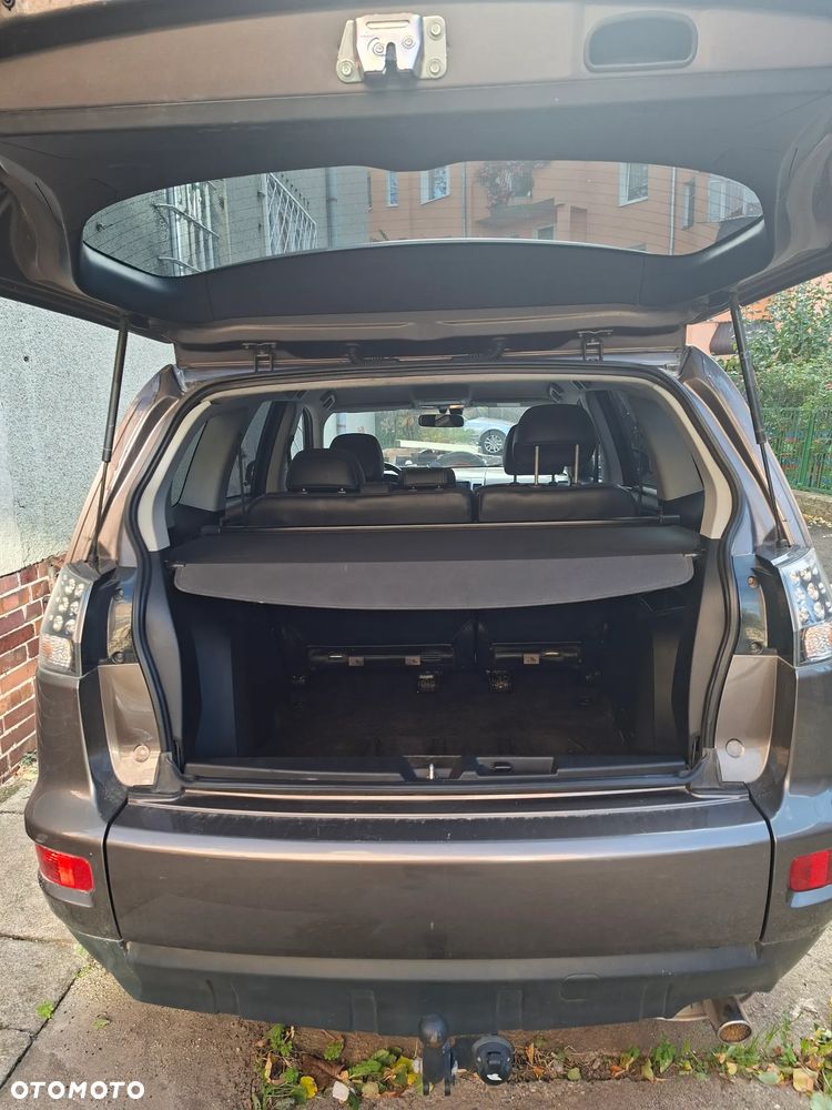 Mitsubishi Outlander - 9