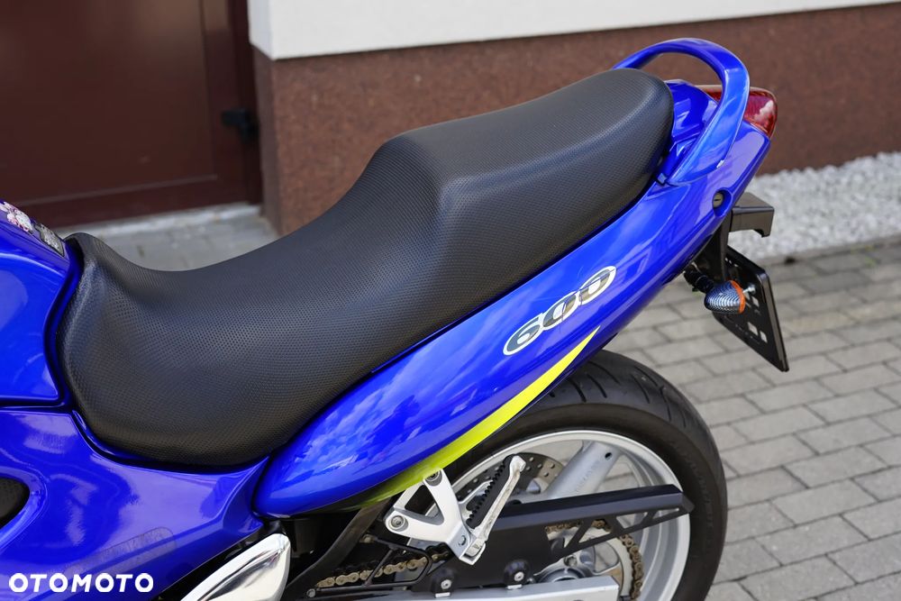 Suzuki GSX - 23
