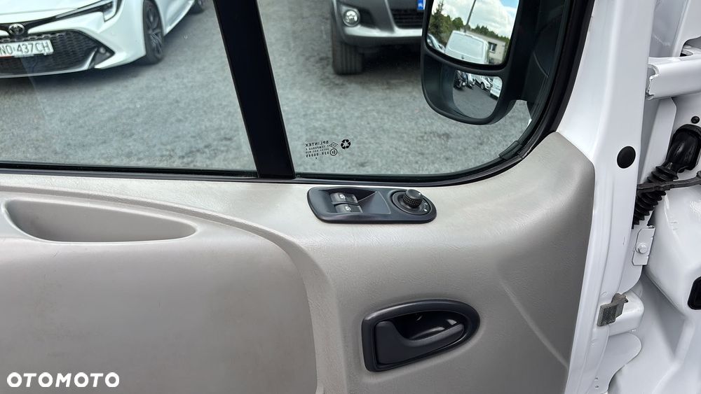 Opel Vivaro - 11