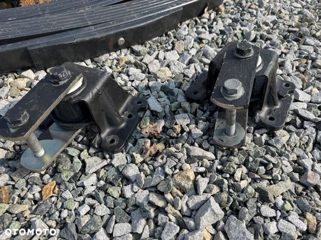 Wieszak uchwyt mocowanie resora tył Iveco Daily 65C 70C - 1