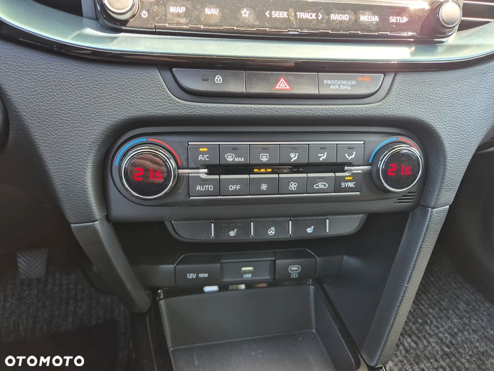 Kia Ceed - 12