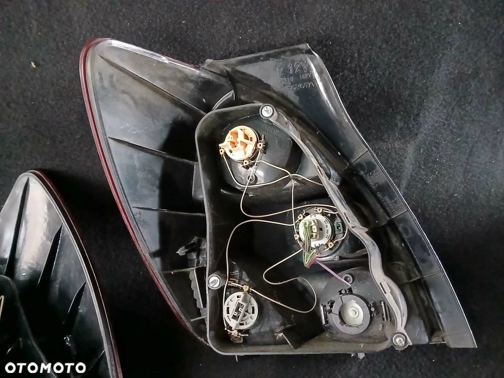 Toyota Corolla Verso Lampa tylna lewa, prawa - 5