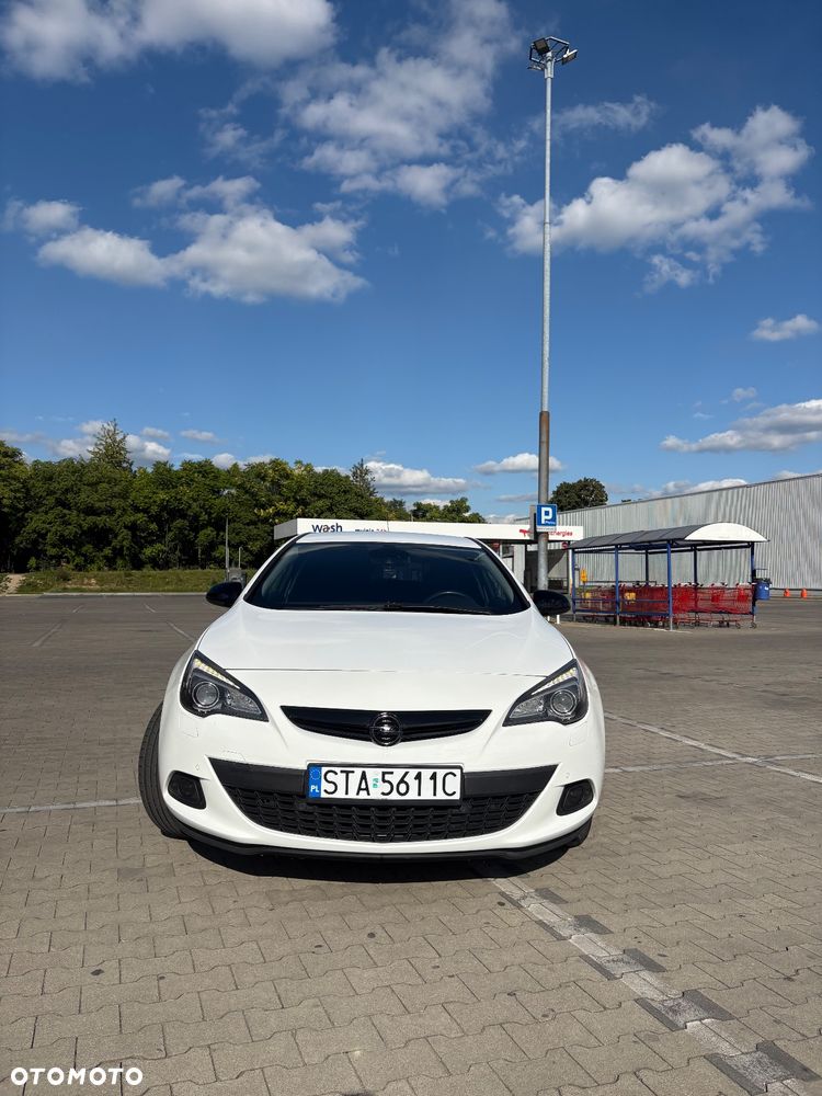 Opel Astra GTC 1.4 Turbo - 2